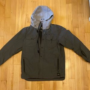 Oakley Men’s Ski or Snowboarding jacket - large